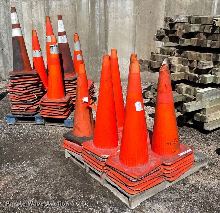 image for item ER2438 Approximately 90 traffic cones