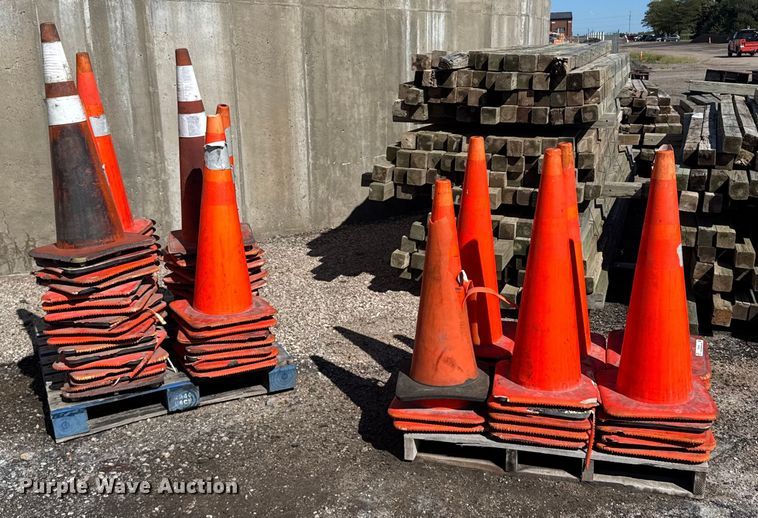 image for item ER2438 Approximately 90 traffic cones