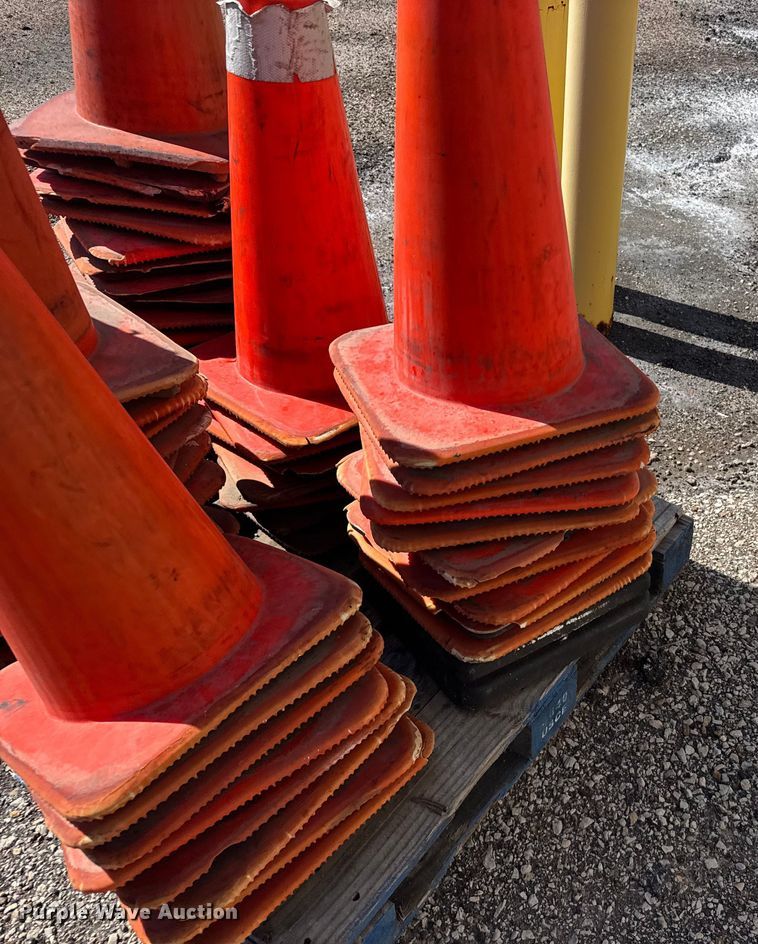 image for item ER2438 Approximately 90 traffic cones