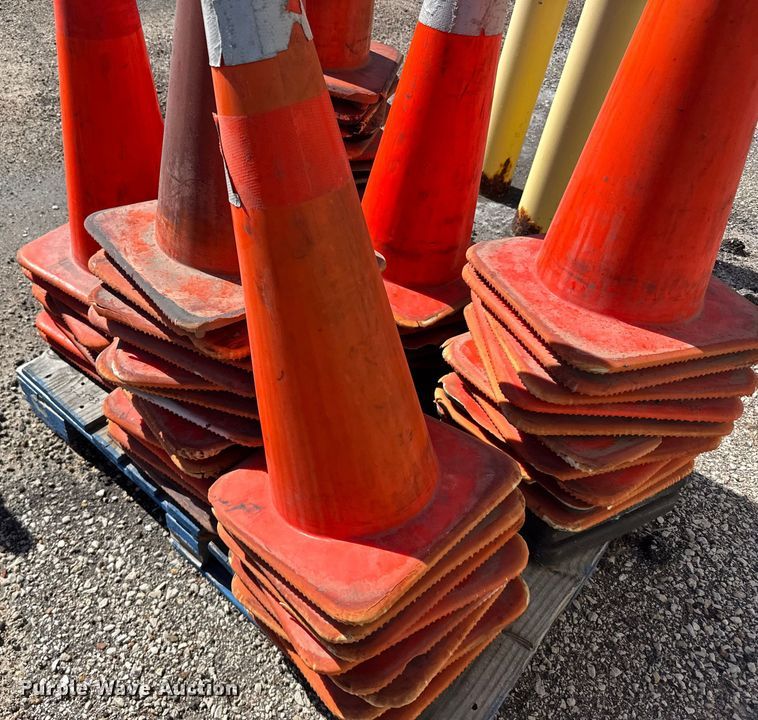 image for item ER2438 Approximately 90 traffic cones