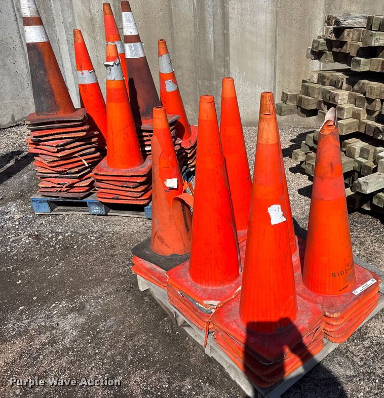 image for item ER2438 Approximately 90 traffic cones