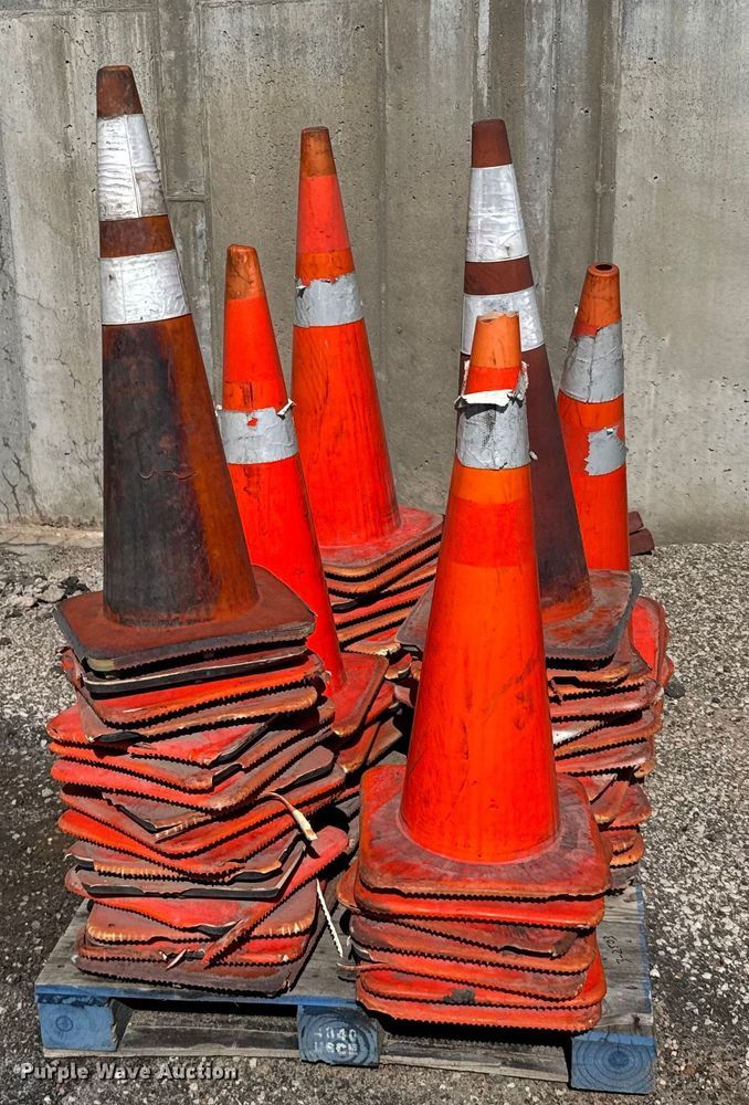 image for item ER2438 Approximately 90 traffic cones