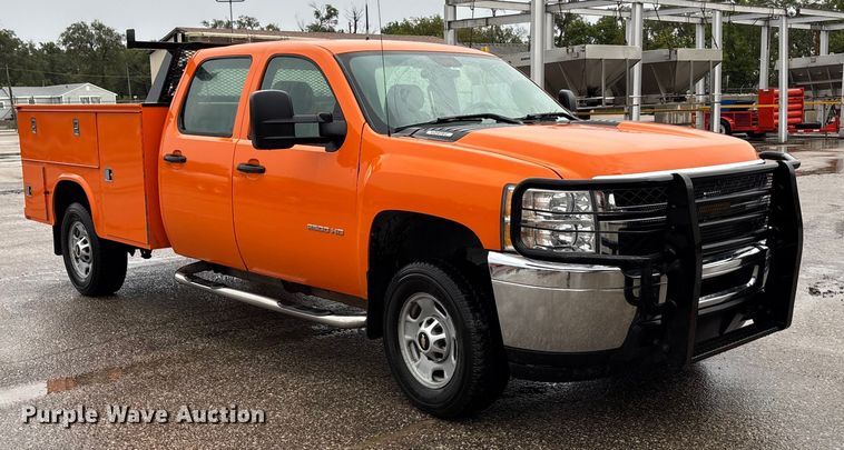 image for item ET4617 2012 Chevrolet Silverado 2500HD Crew Cab utility bed pickup truck