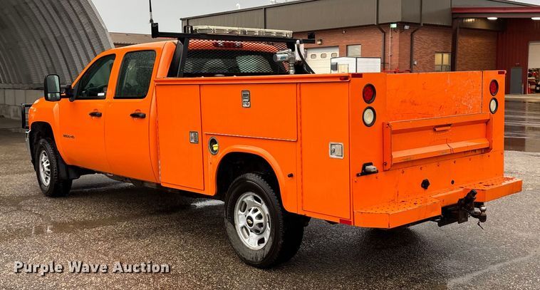 image for item ET4617 2012 Chevrolet Silverado 2500HD Crew Cab utility bed pickup truck