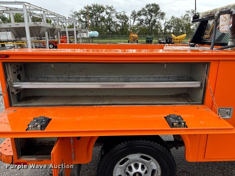 image for item ET4617 2012 Chevrolet Silverado 2500HD Crew Cab utility bed pickup truck