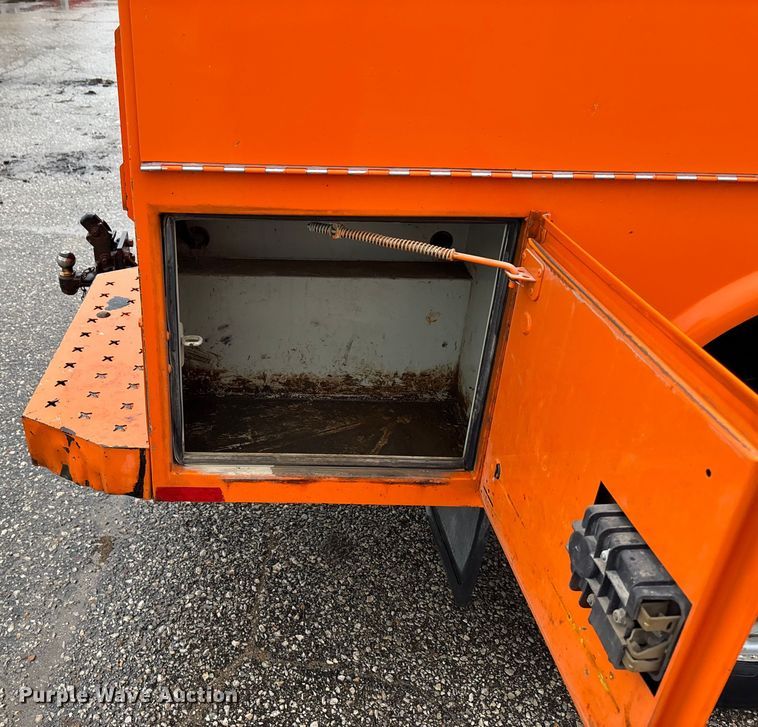 image for item ET4617 2012 Chevrolet Silverado 2500HD Crew Cab utility bed pickup truck