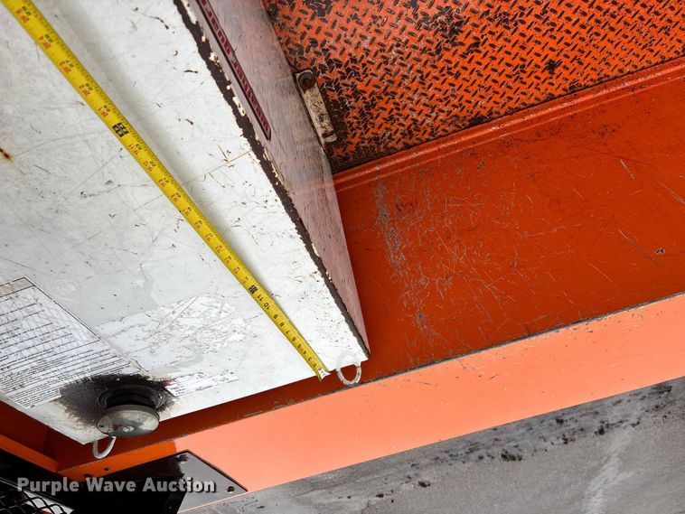 image for item ET4617 2012 Chevrolet Silverado 2500HD Crew Cab utility bed pickup truck