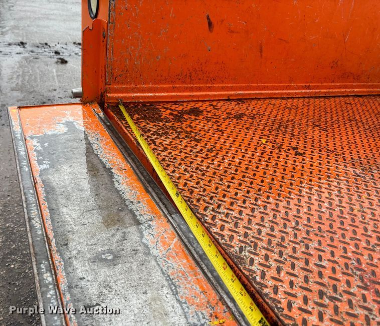 image for item ET4617 2012 Chevrolet Silverado 2500HD Crew Cab utility bed pickup truck