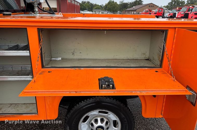 image for item ET4617 2012 Chevrolet Silverado 2500HD Crew Cab utility bed pickup truck