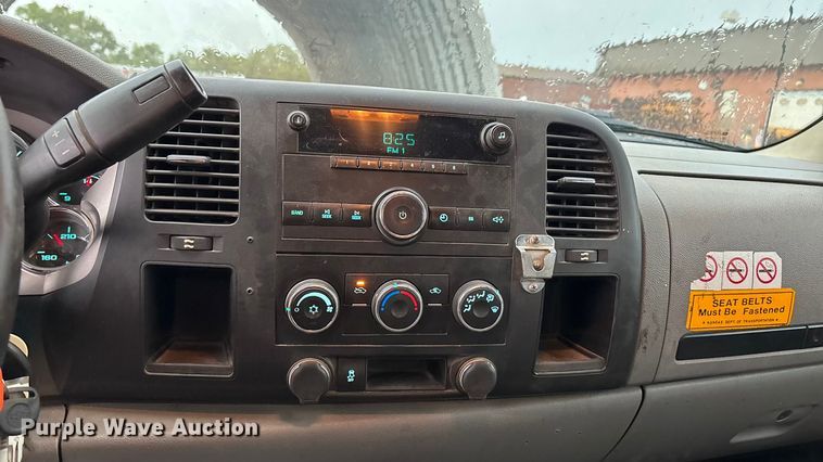 image for item ET4617 2012 Chevrolet Silverado 2500HD Crew Cab utility bed pickup truck