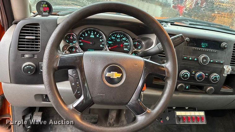 image for item ET4617 2012 Chevrolet Silverado 2500HD Crew Cab utility bed pickup truck