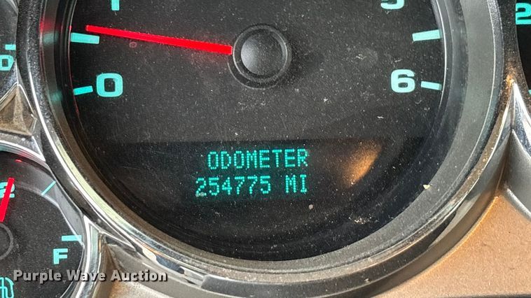 image for item ET4617 2012 Chevrolet Silverado 2500HD Crew Cab utility bed pickup truck