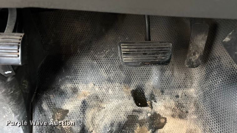 image for item ET4617 2012 Chevrolet Silverado 2500HD Crew Cab utility bed pickup truck