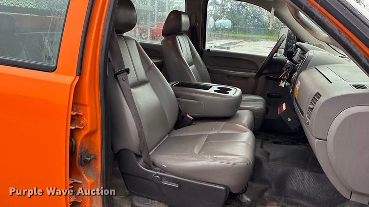 image for item ET4617 2012 Chevrolet Silverado 2500HD Crew Cab utility bed pickup truck