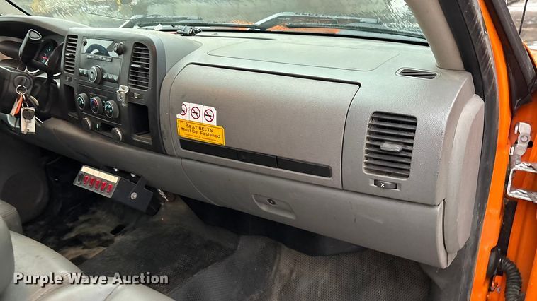 image for item ET4617 2012 Chevrolet Silverado 2500HD Crew Cab utility bed pickup truck