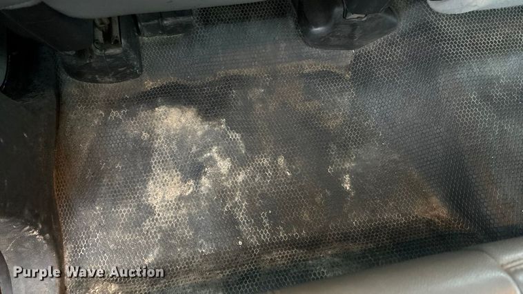 image for item ET4617 2012 Chevrolet Silverado 2500HD Crew Cab utility bed pickup truck