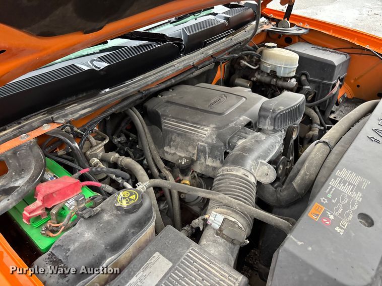 image for item ET4617 2012 Chevrolet Silverado 2500HD Crew Cab utility bed pickup truck