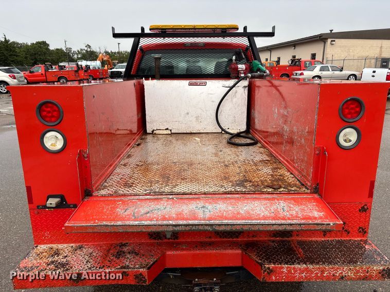 image for item ET4618 2011 Ford F250 Super Duty Crew Cab utility bed pickup truck