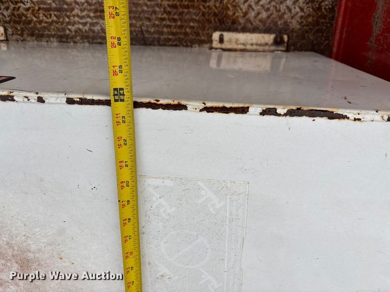 image for item ET4618 2011 Ford F250 Super Duty Crew Cab utility bed pickup truck