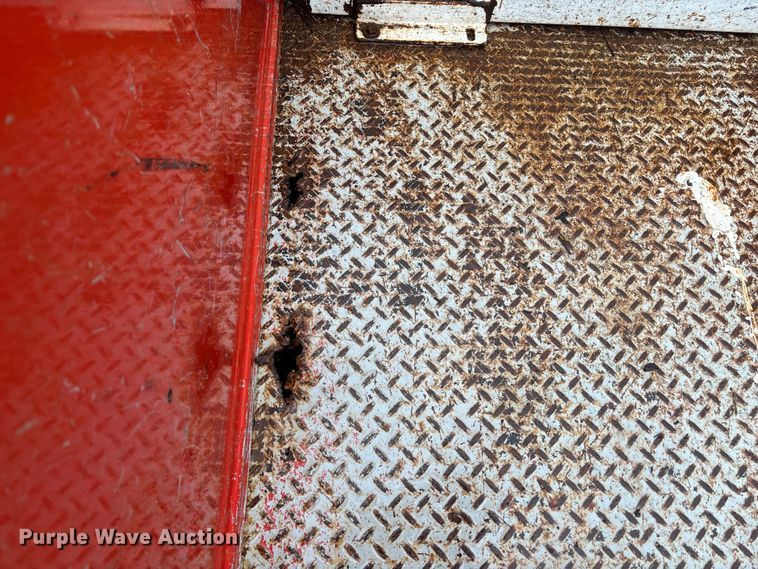 image for item ET4618 2011 Ford F250 Super Duty Crew Cab utility bed pickup truck