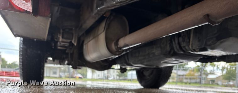 image for item ET4618 2011 Ford F250 Super Duty Crew Cab utility bed pickup truck