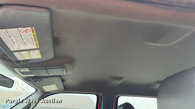 image for item ET4618 2011 Ford F250 Super Duty Crew Cab utility bed pickup truck