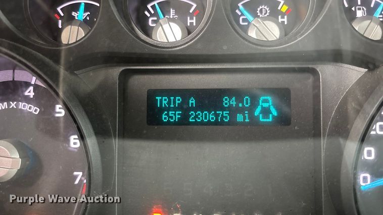 image for item ET4618 2011 Ford F250 Super Duty Crew Cab utility bed pickup truck