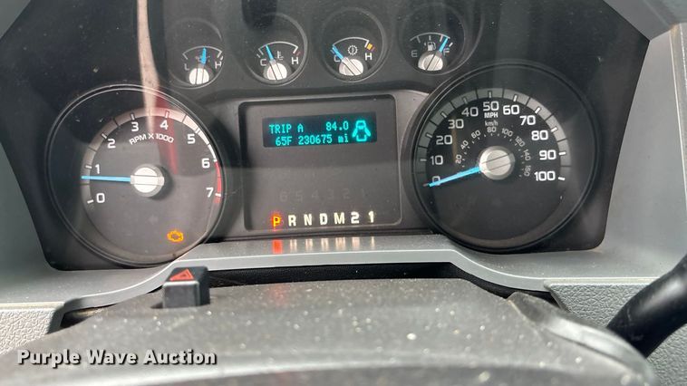 image for item ET4618 2011 Ford F250 Super Duty Crew Cab utility bed pickup truck