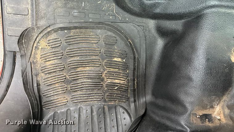 image for item ET4618 2011 Ford F250 Super Duty Crew Cab utility bed pickup truck