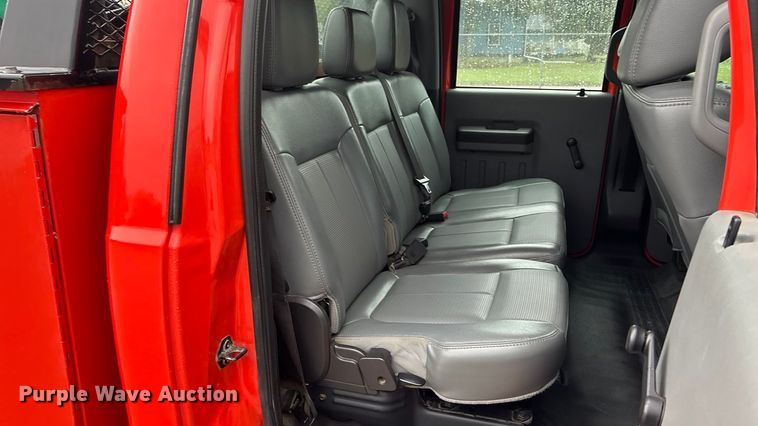 image for item ET4618 2011 Ford F250 Super Duty Crew Cab utility bed pickup truck