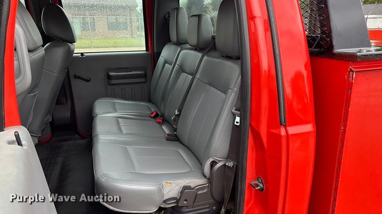 image for item ET4618 2011 Ford F250 Super Duty Crew Cab utility bed pickup truck