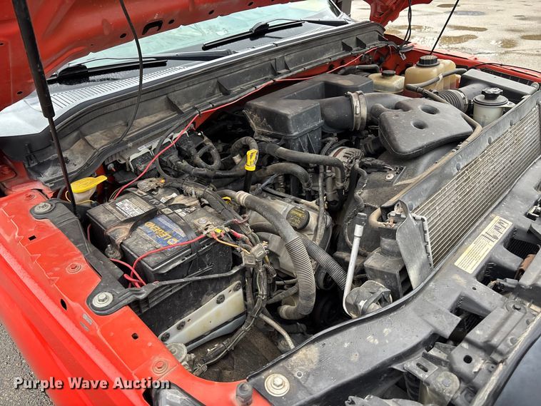 image for item ET4618 2011 Ford F250 Super Duty Crew Cab utility bed pickup truck