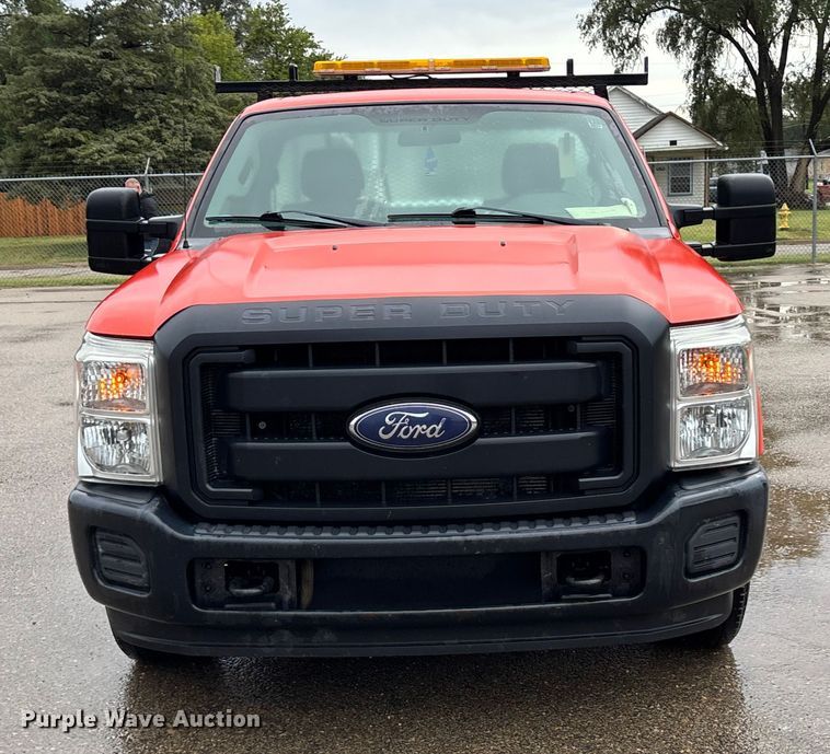 image for item ET4620 2016 Ford F250 Super Duty utility bed pickup truck