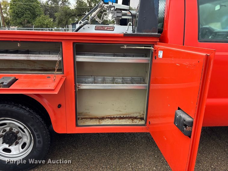 image for item ET4620 2016 Ford F250 Super Duty utility bed pickup truck