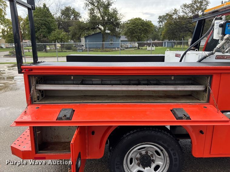 image for item ET4620 2016 Ford F250 Super Duty utility bed pickup truck