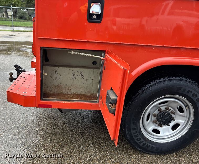 image for item ET4620 2016 Ford F250 Super Duty utility bed pickup truck