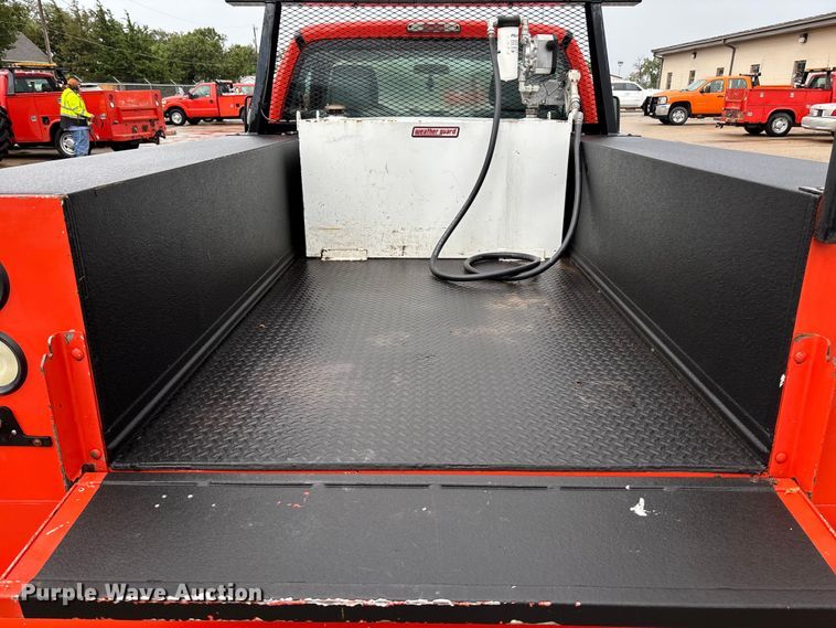 image for item ET4620 2016 Ford F250 Super Duty utility bed pickup truck