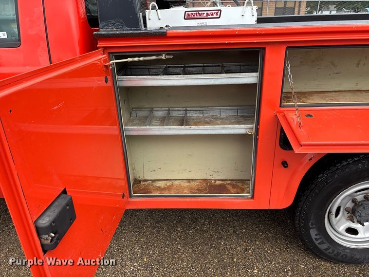 image for item ET4620 2016 Ford F250 Super Duty utility bed pickup truck