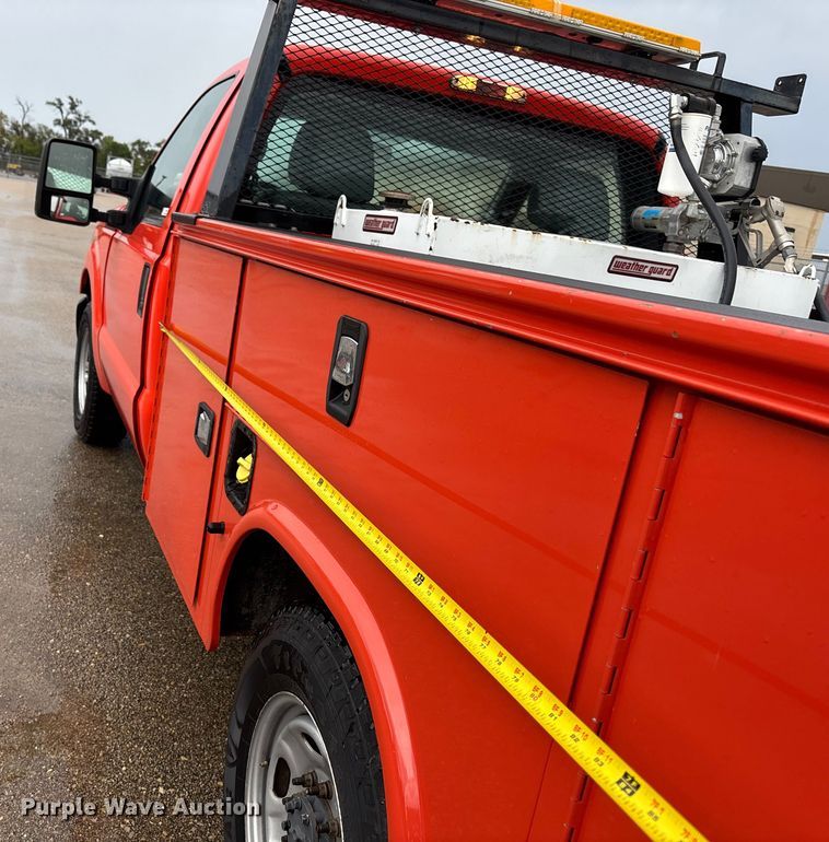 image for item ET4620 2016 Ford F250 Super Duty utility bed pickup truck