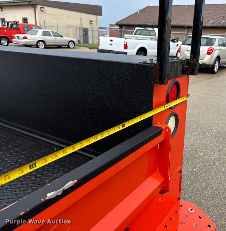 image for item ET4620 2016 Ford F250 Super Duty utility bed pickup truck