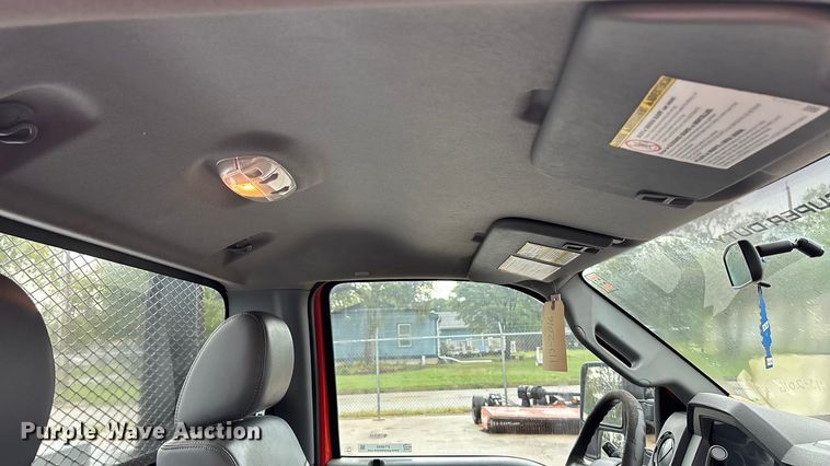 image for item ET4620 2016 Ford F250 Super Duty utility bed pickup truck