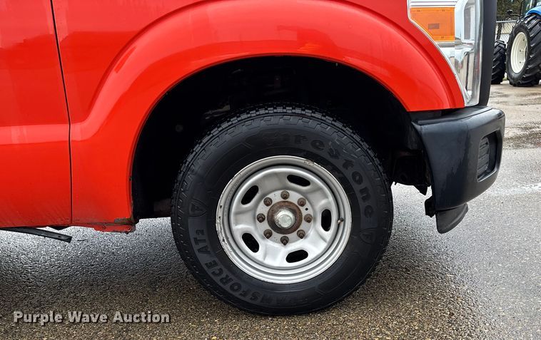 image for item ET4620 2016 Ford F250 Super Duty utility bed pickup truck