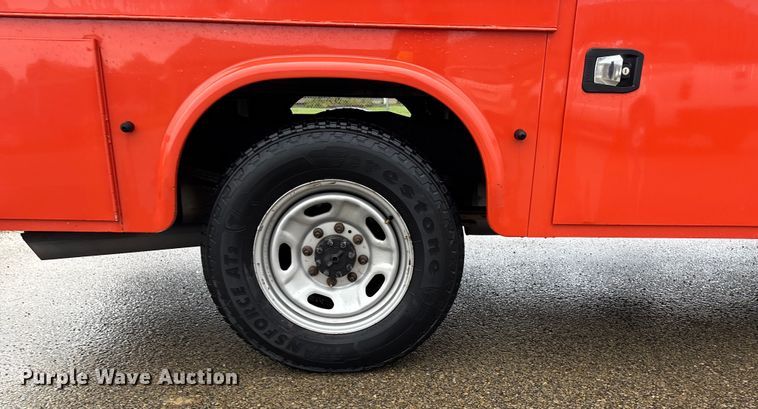 image for item ET4620 2016 Ford F250 Super Duty utility bed pickup truck