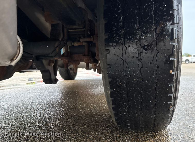 image for item ET4620 2016 Ford F250 Super Duty utility bed pickup truck