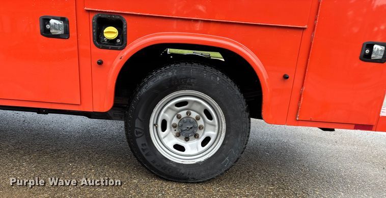 image for item ET4620 2016 Ford F250 Super Duty utility bed pickup truck