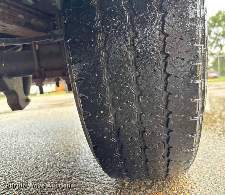 image for item ET4620 2016 Ford F250 Super Duty utility bed pickup truck