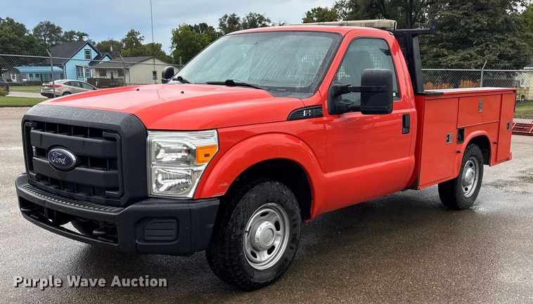 image for item ET4621 2014 Ford F250 Super Duty utility bed pickup truck