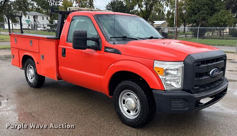 image for item ET4621 2014 Ford F250 Super Duty utility bed pickup truck