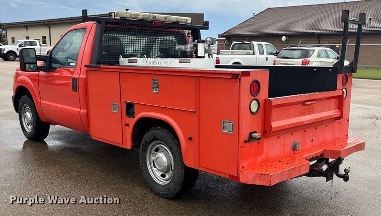 image for item ET4621 2014 Ford F250 Super Duty utility bed pickup truck