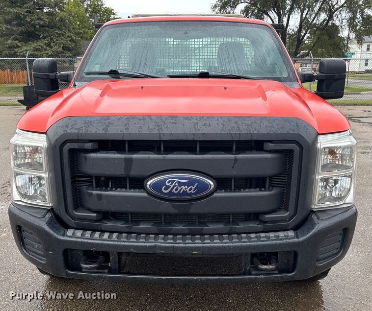 image for item ET4621 2014 Ford F250 Super Duty utility bed pickup truck